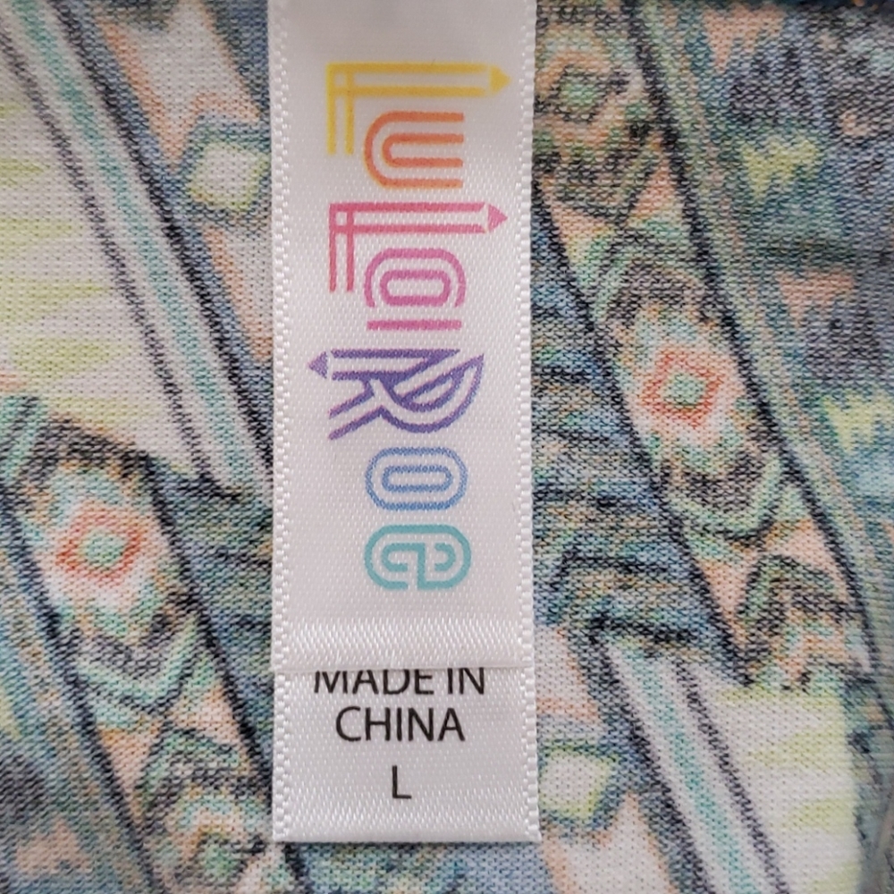 LuLaRoe Perfect T - Picture 4 of 5